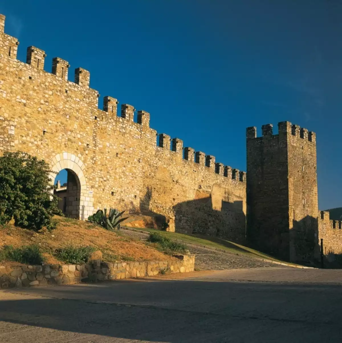 Muralla de Sant Jordi de Montblanc, capital de la Conca de Barberà